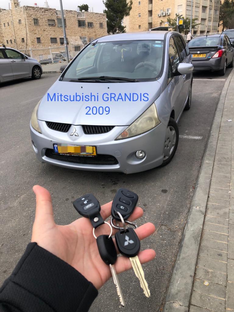 mitsubishi_grandis