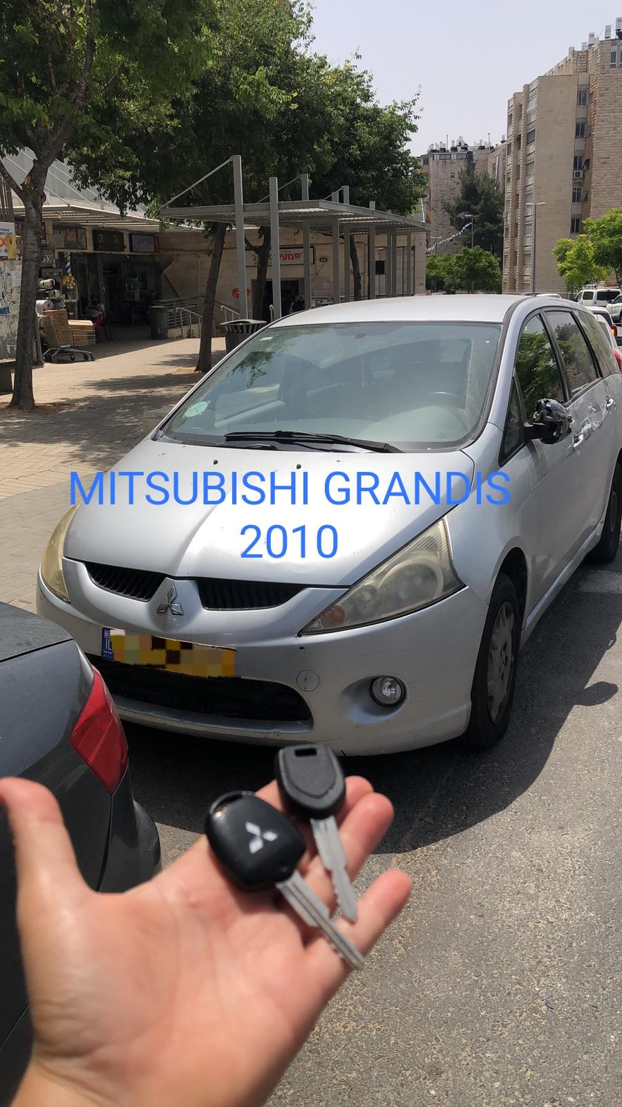 mitsubishi_grandis