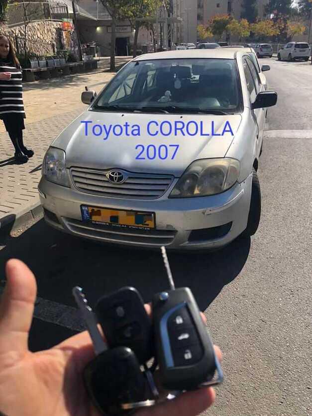  toyota_corolla 