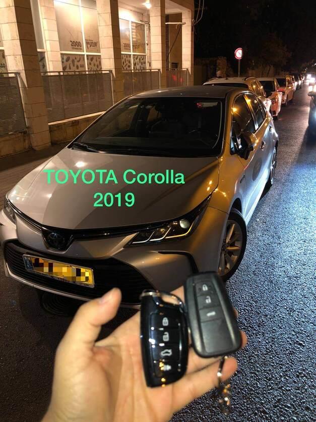  toyota_corolla 