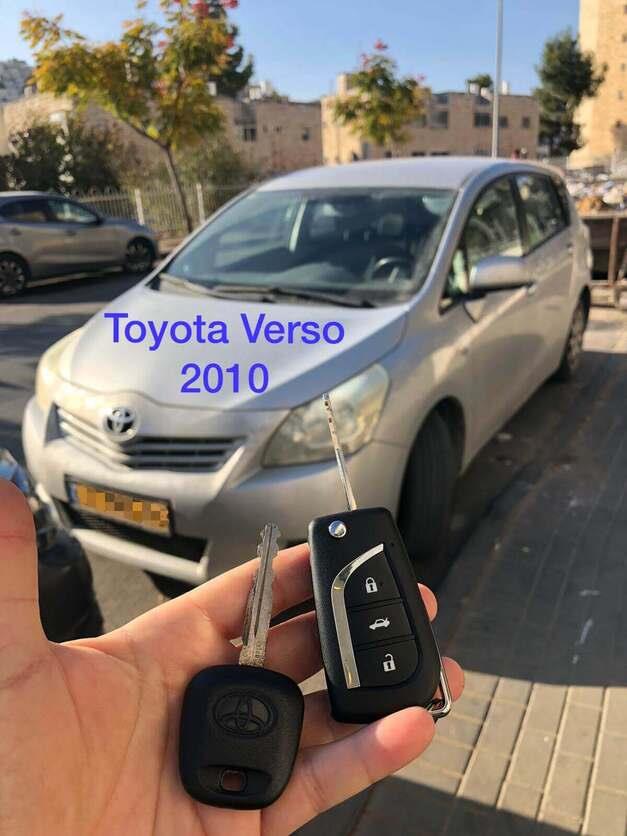  toyota_ corolla