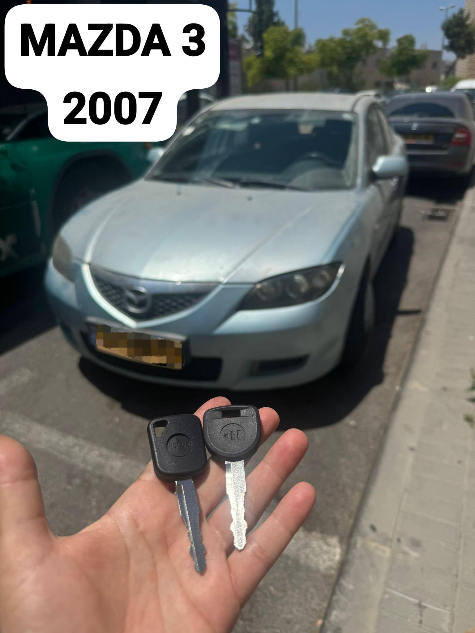 mazda_ 3 