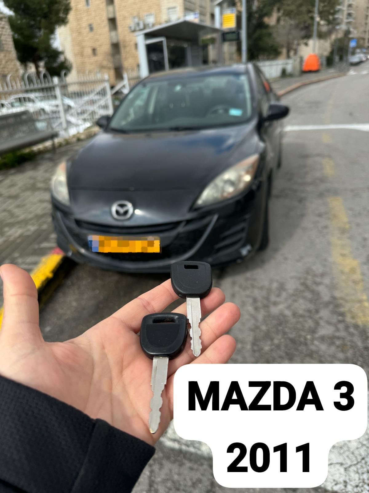  Mazda_3