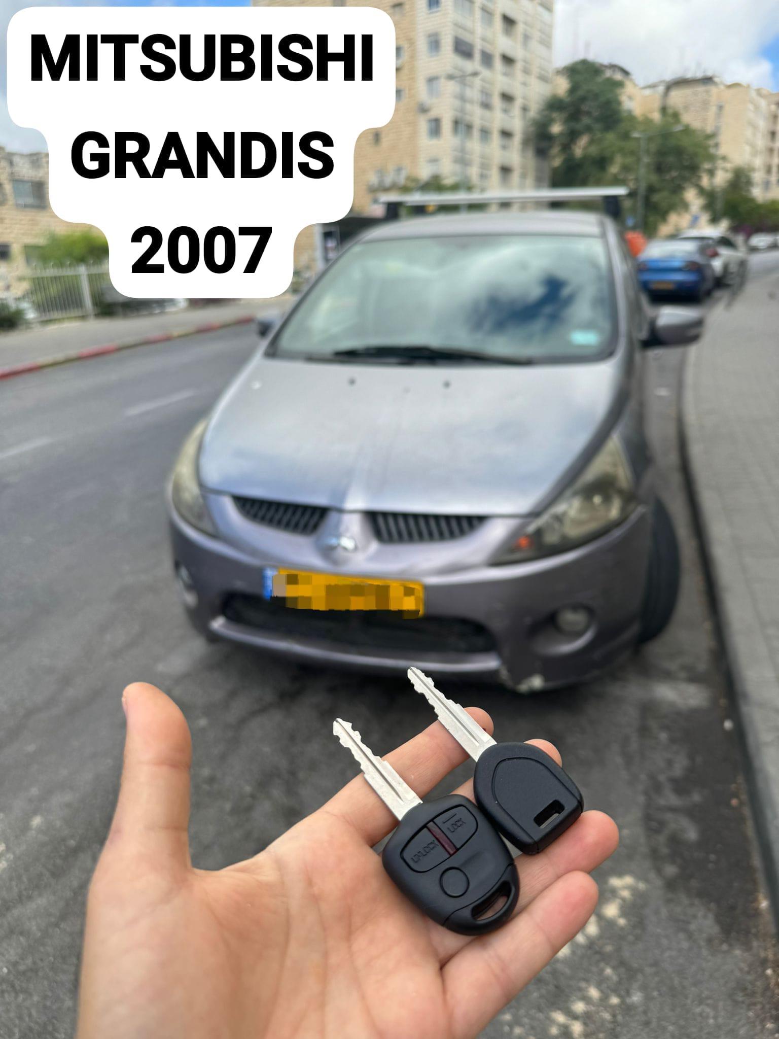 mitsubishi_grandis