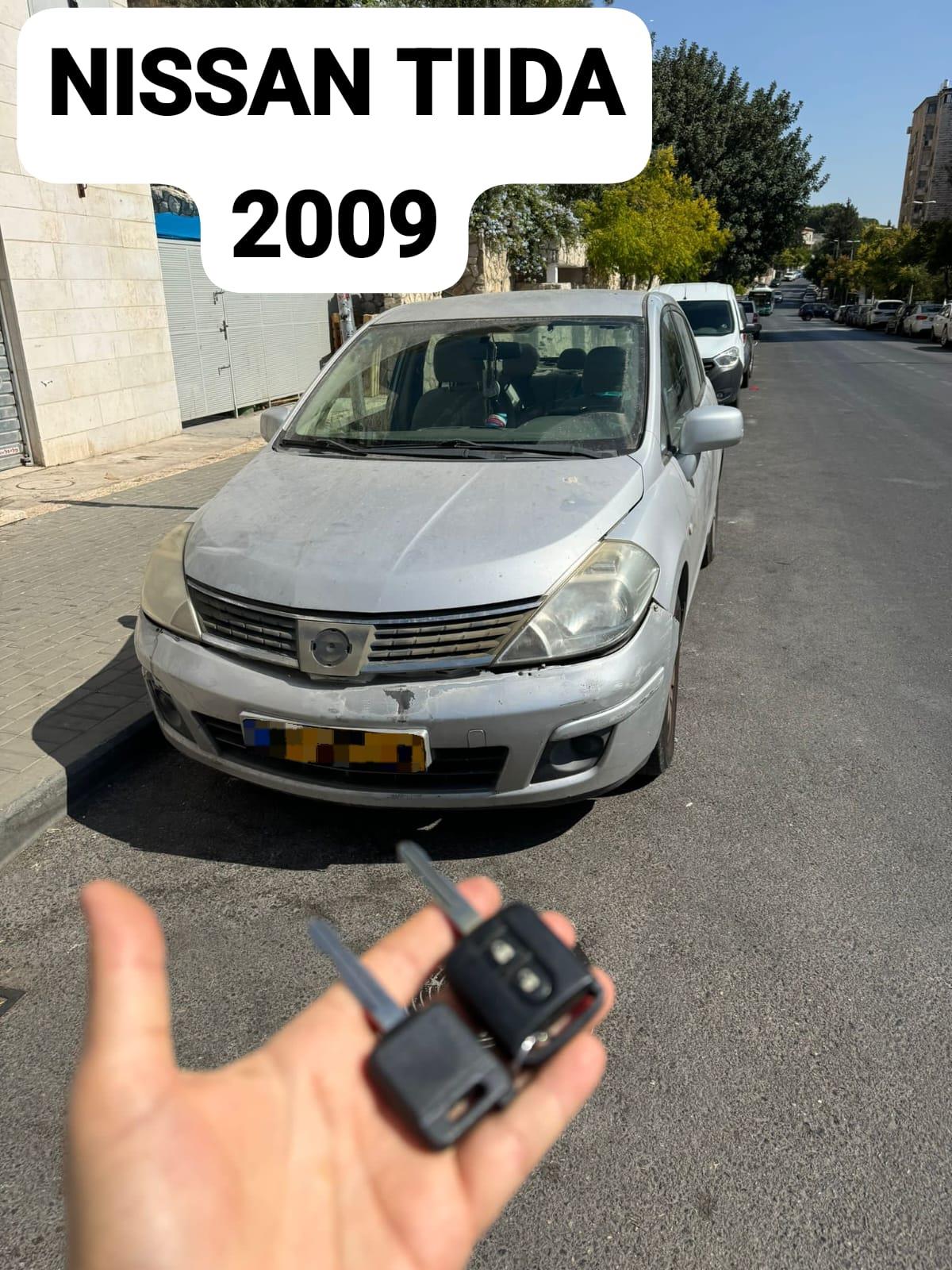 nissan_ tiida 
