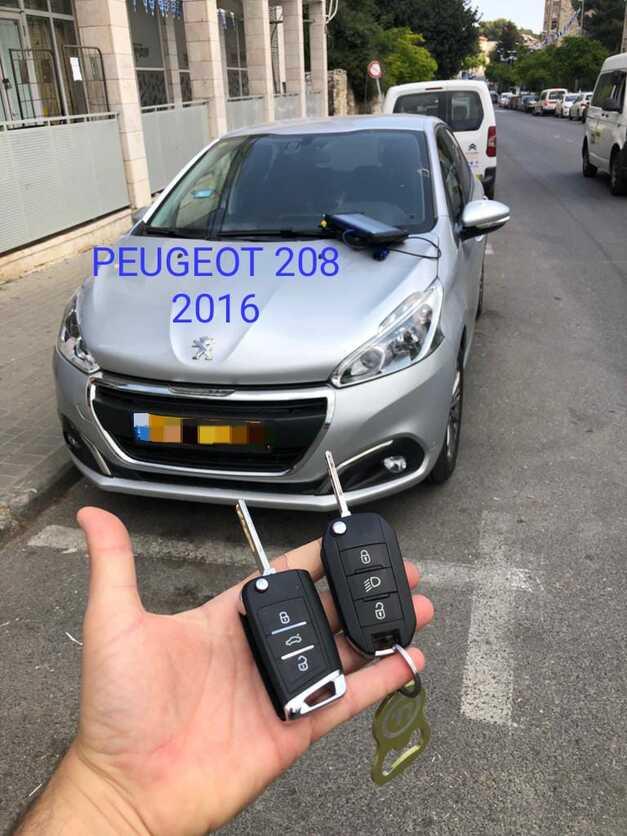  peugeot_208