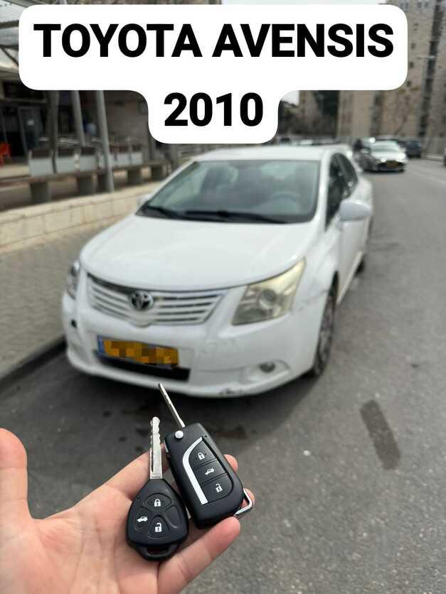 toyota_avensis