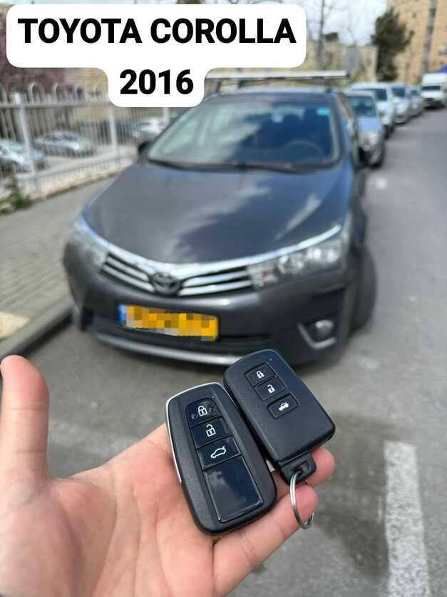  toyota_corolla
