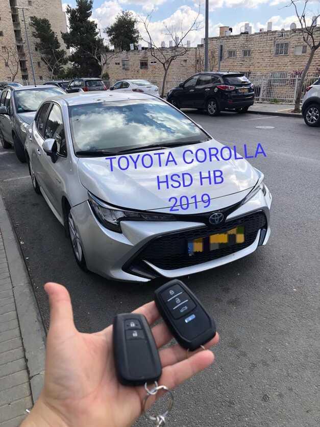  toyota_corolla 