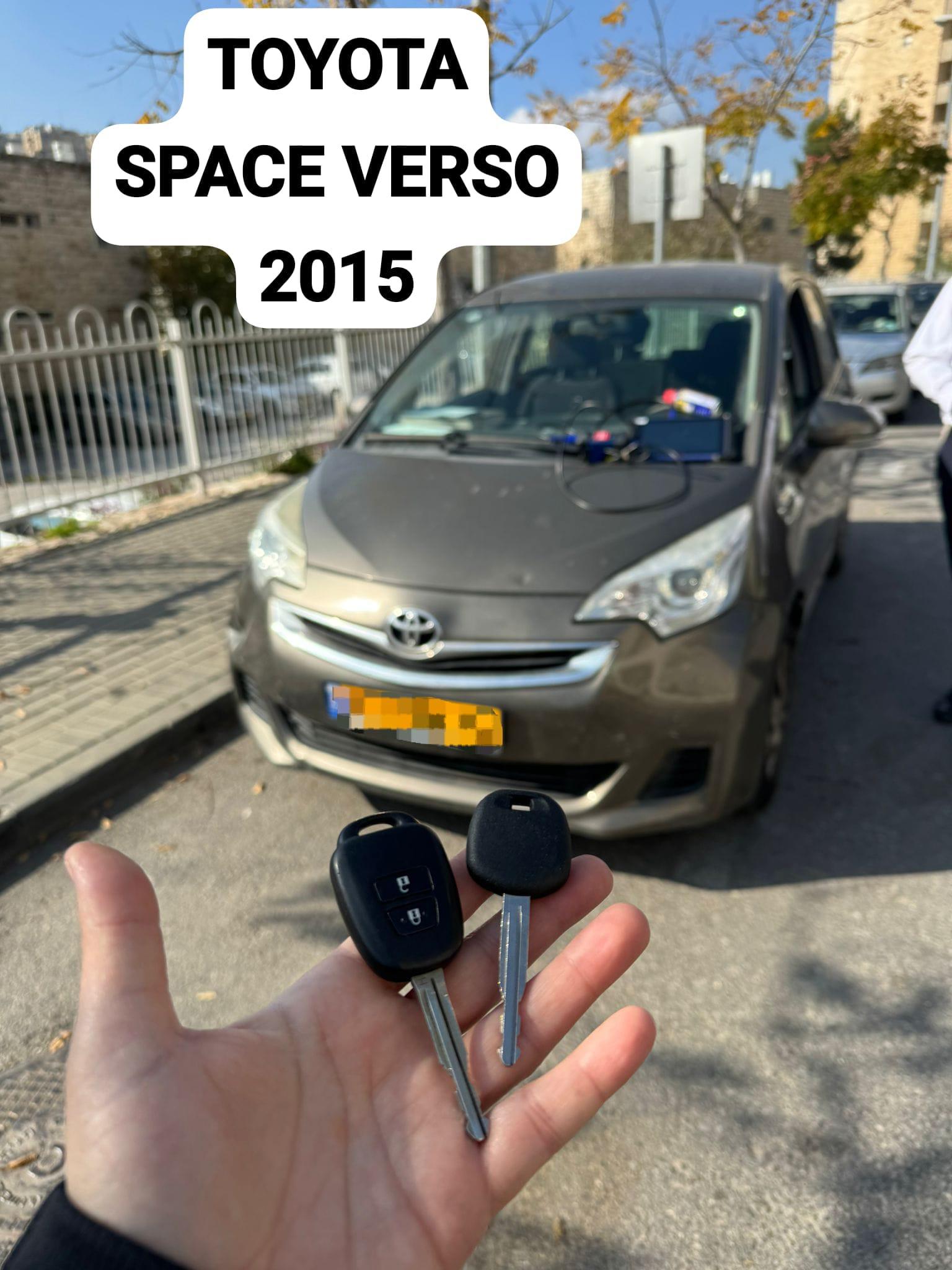  Toyota_space_verso