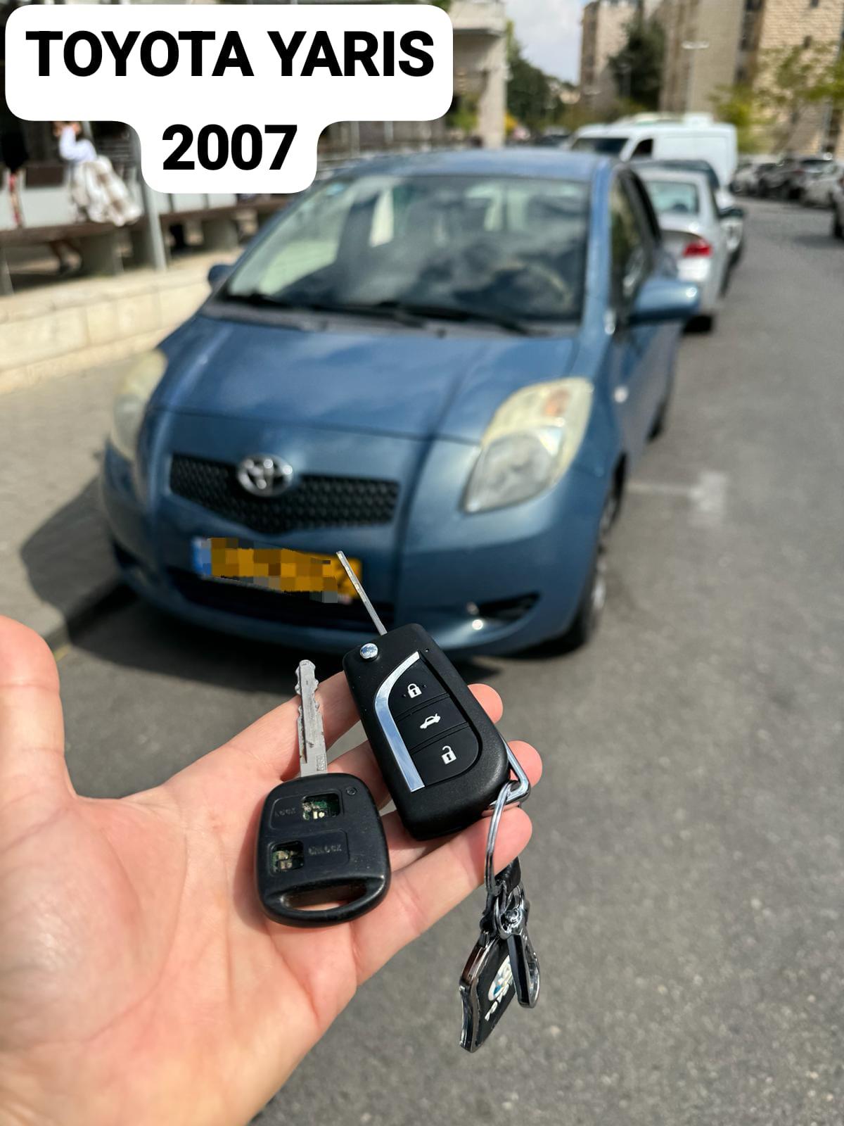  Toyota_yaris